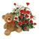 плюшевый мишка с красными розами. Перу