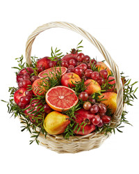фруктовая корзина с гранатами. Перу